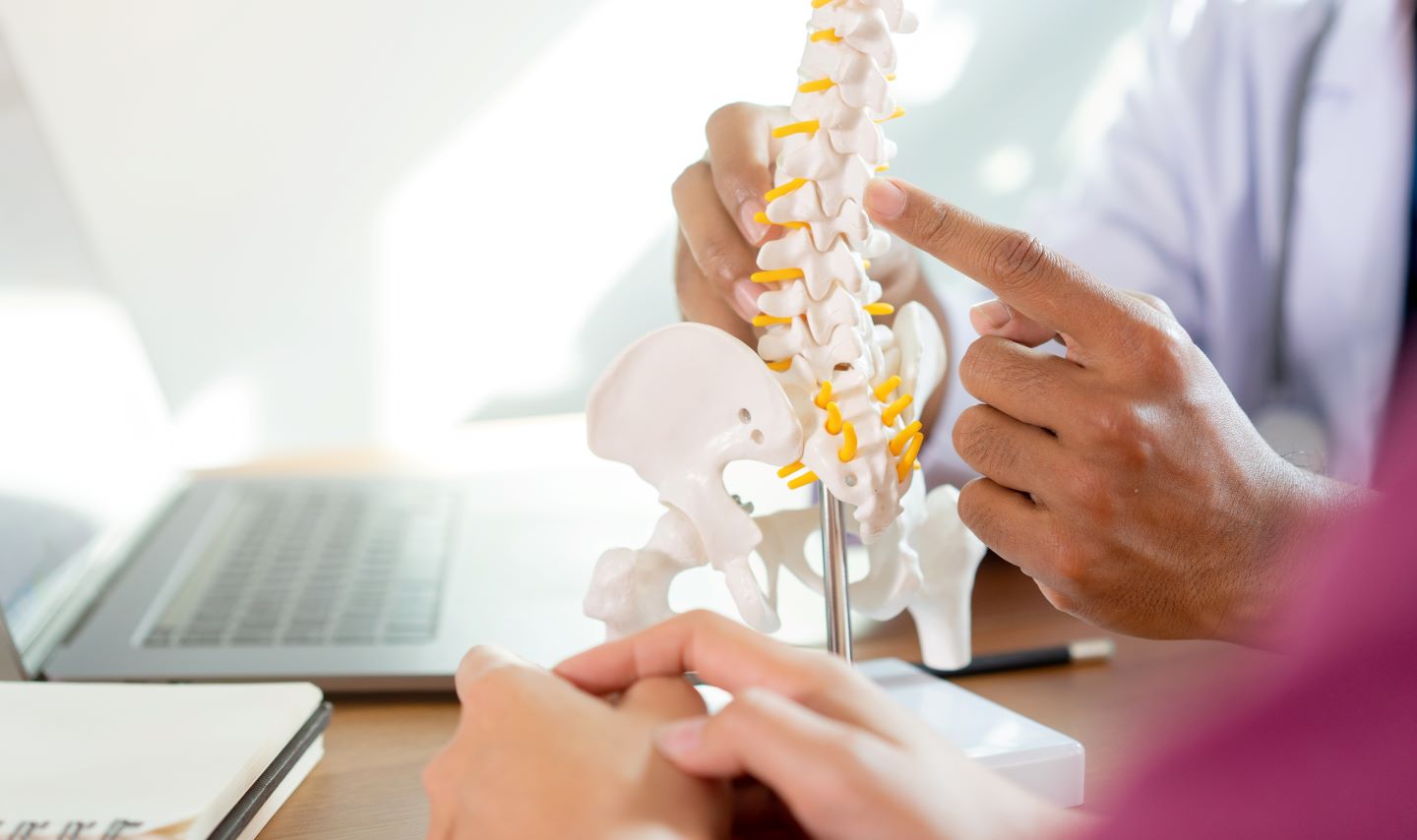Early Warning Signs of Spinal Degeneration You Shouldn’t Ignore